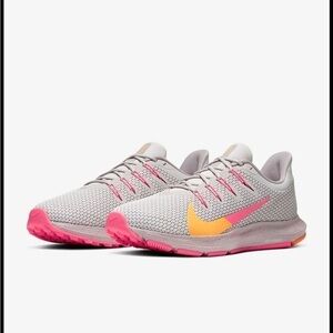 Nike women’s quest 2‎ gym shoes size 9.5 gray multi color